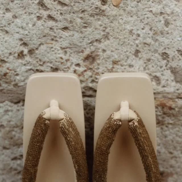 GETA W product image