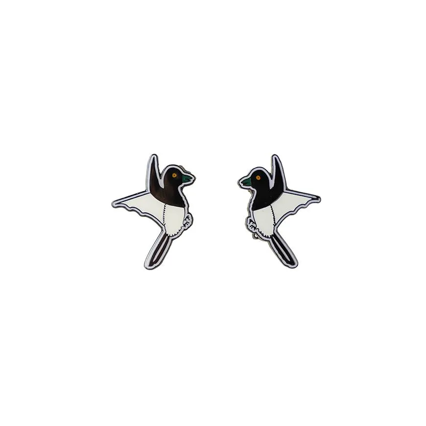 PIN BADGE HARVEST WINGS official product image 1