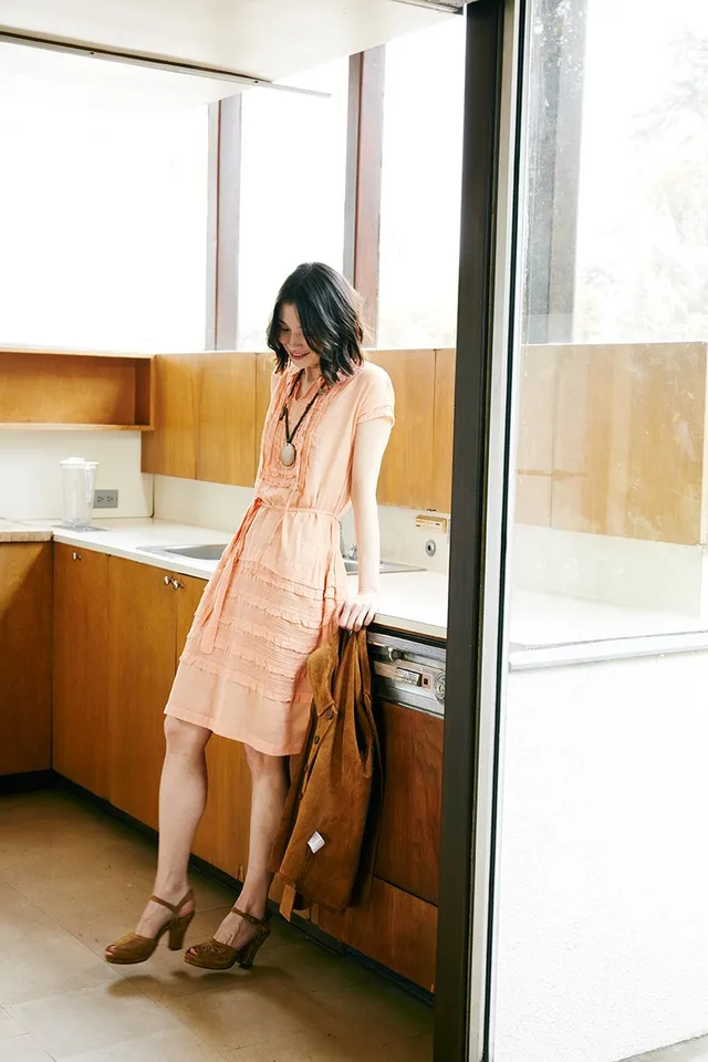 ANNIE SANDAL-FOLK source image