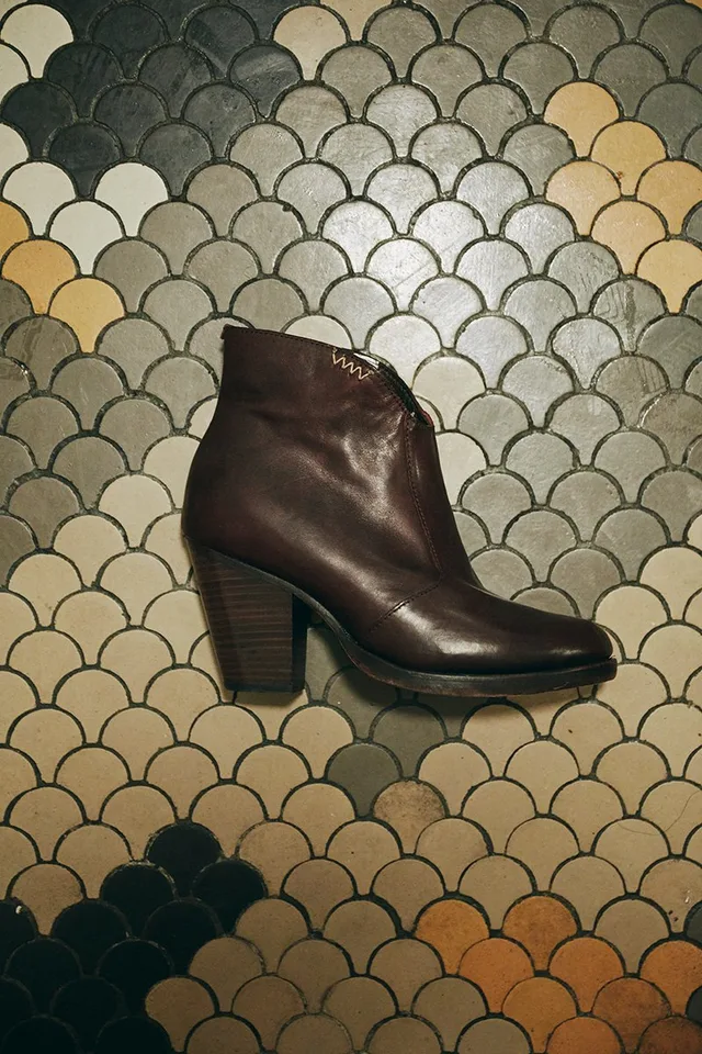 DENALI BOOTIE-FOLK (HORSEHIDE) source image